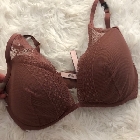 Victoria's Secret Other - Lightly lined Victoria Secret bra size 34DDD/36DD